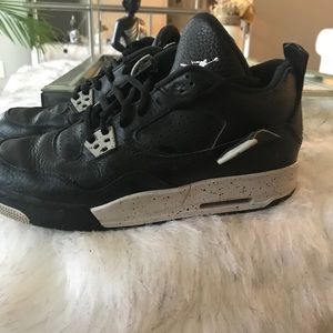 Jordans 4 "tech grey"